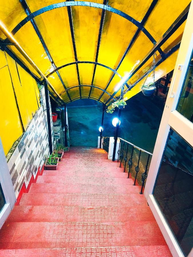 Hotel Holiday Dalhousie - Near Ghandhi Chowk Mall Road Exterior photo